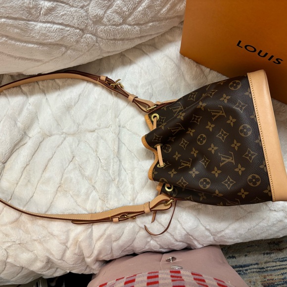 Louis Vuitton monogram, NOE BB purse - Picture 3 of 16